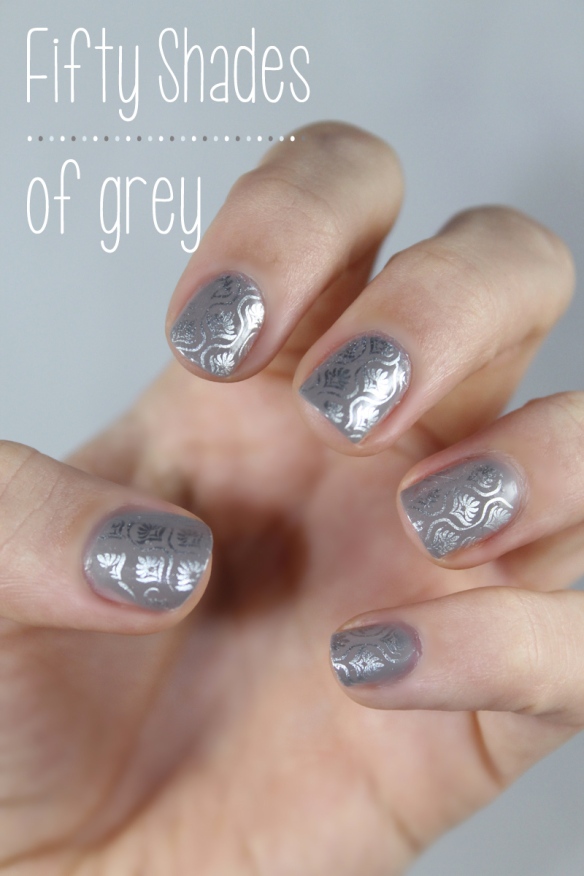 Sunday Nail Battle - Fifty shades of grey